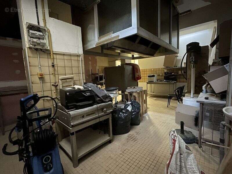 Commerce à CANET-EN-ROUSSILLON