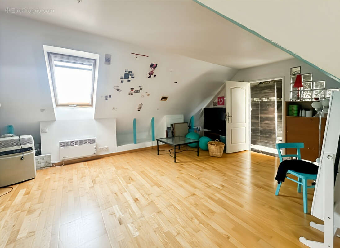 Maison à VERRIERES-LE-BUISSON