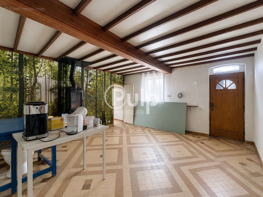 Ancienne fermette à rénover à Bonnières avec plus de 1 600 m² de terrain - photo 2