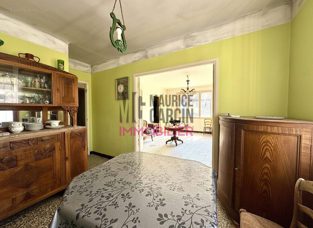 Appartement à PERNES-LES-FONTAINES