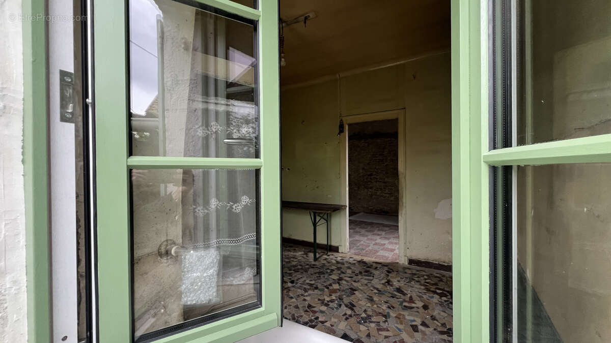 Maison à rénover avec dépendance et grenier aménageable   Blannay, à 12 min d’Avallon - photo 6