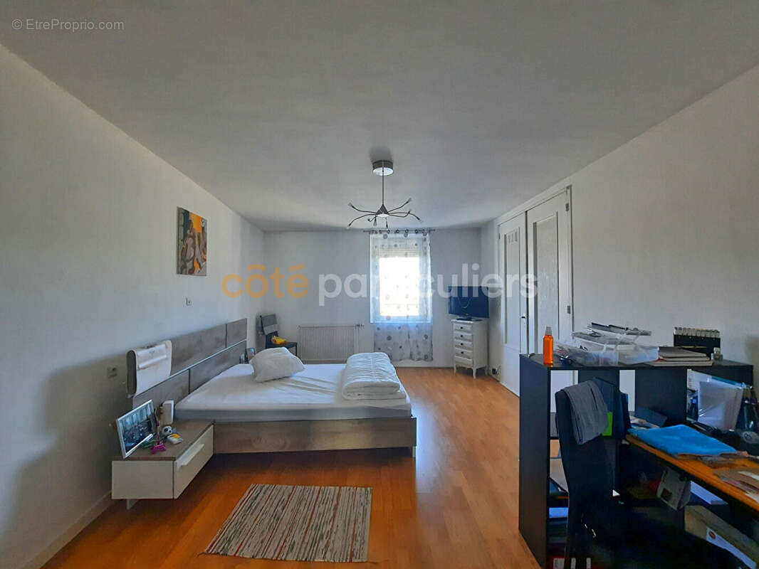 Appartement à SAMPANS