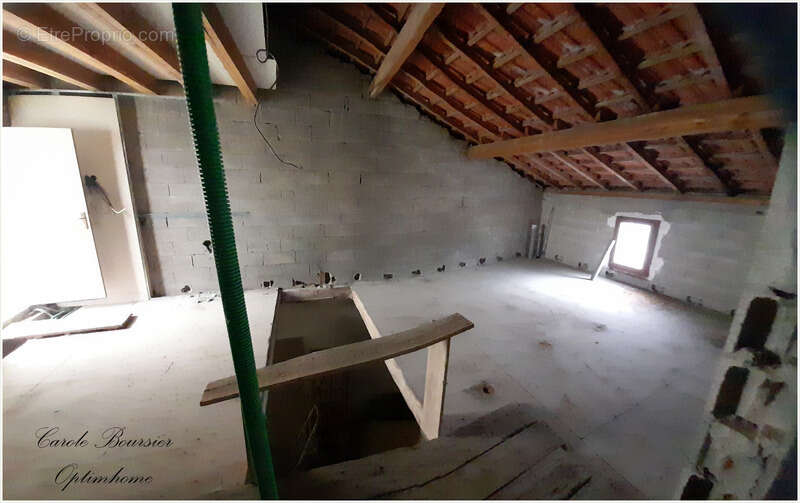 Appartement à LA NEUVEVILLE-SOUS-CHATENOIS