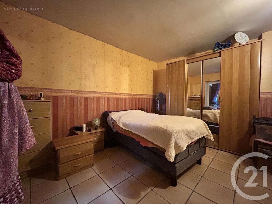 Maison à FEUGAROLLES