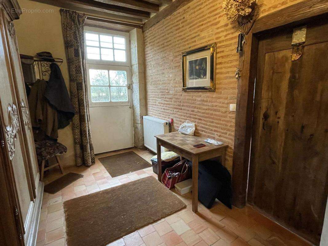 Maison à BELLOU-LE-TRICHARD