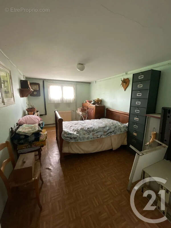 Maison 128 m² à Saint-Aigulin  - photo 9
