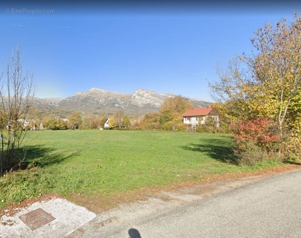 Terrain à CHABOTTES