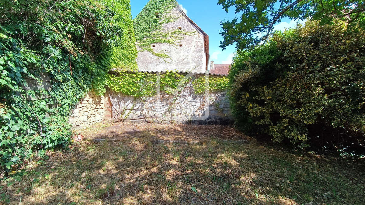 Maison à CUBJAC