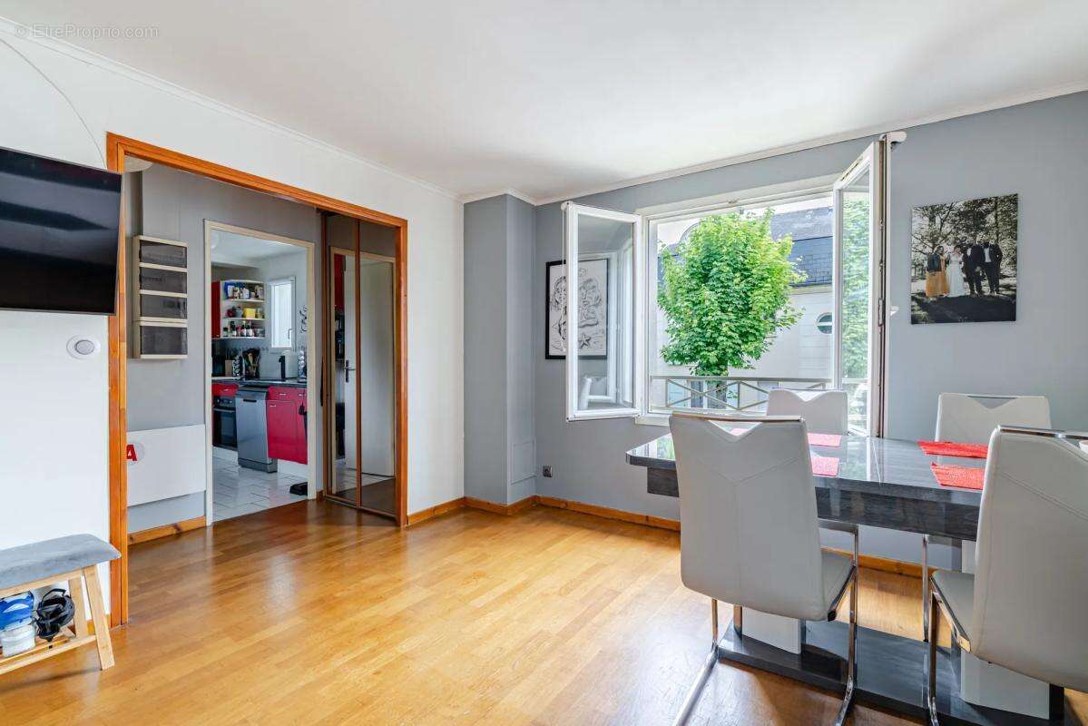 Appartement à LOUVRES