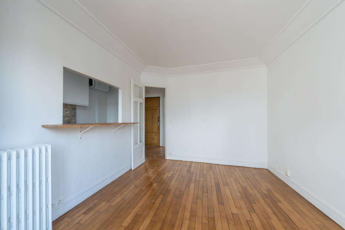 Appartement à PARIS-14E