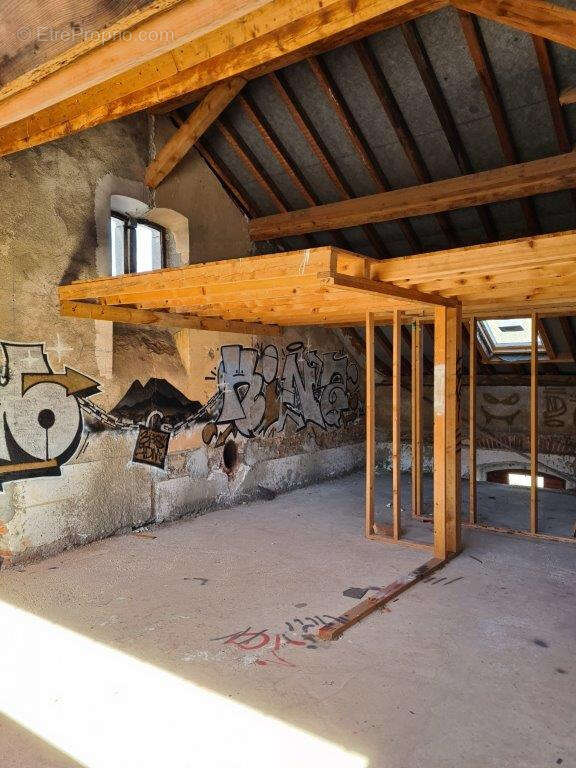 Appartement à SAINT-PAUL-DE-JARRAT