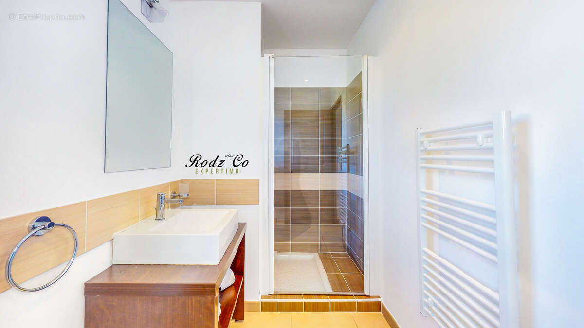 Maison à SAINT-SATURNIN-LES-APT