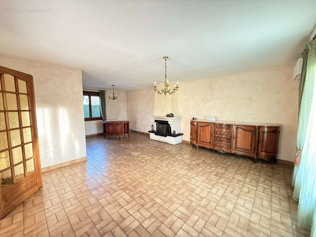 Maison à BARJOUVILLE