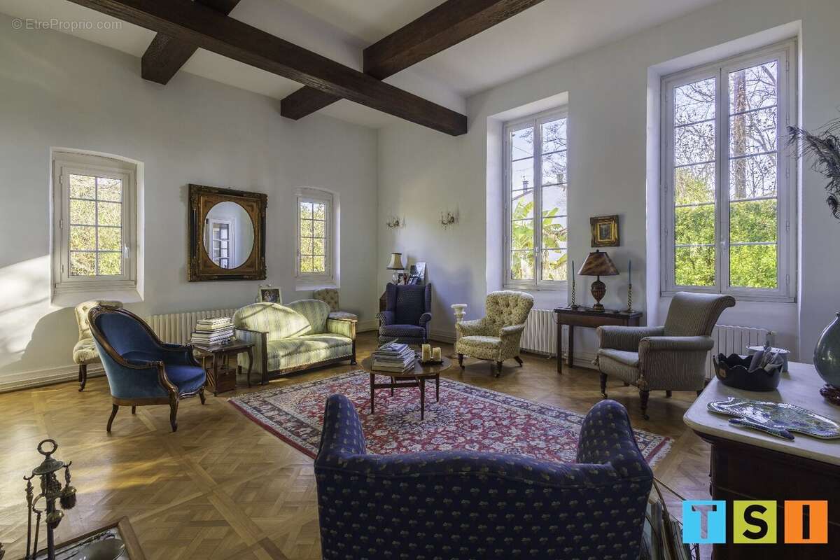 Maison à MONTESQUIEU-VOLVESTRE