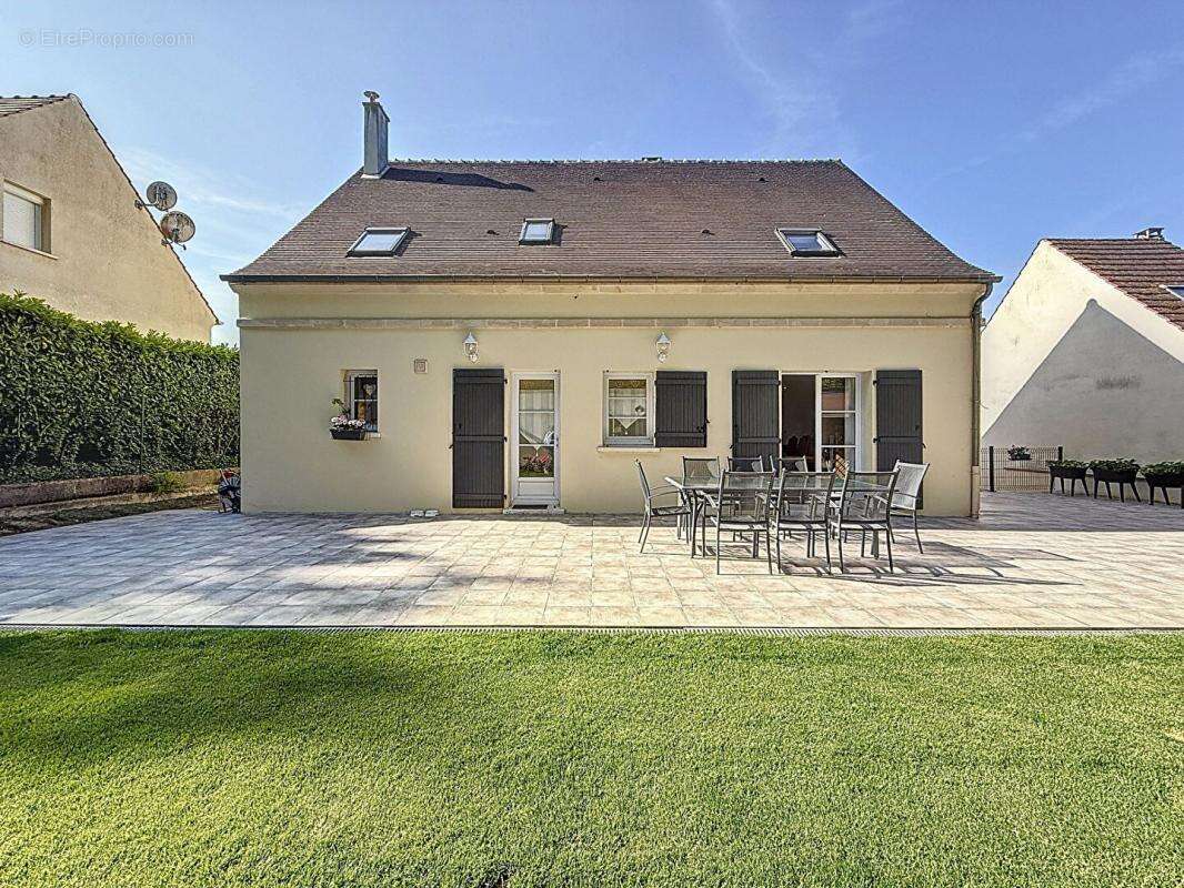 Maison à VERNEUIL-EN-HALATTE