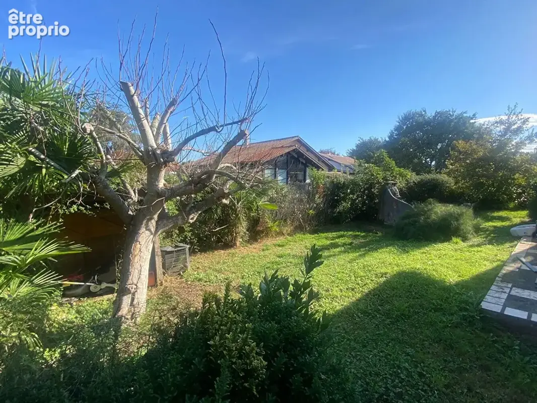 Maison rénovée de type 3 avec jardin à Tosse ? à 10 km des plages - photo 3