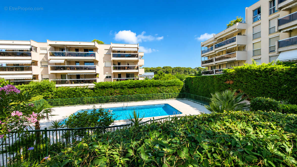 Antibes Combes - Appartement d'angle  3 pièces 65 m2 - Dernier étage - photo 7