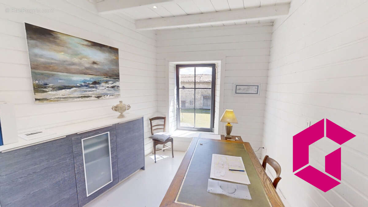 Maison à TOURS-SUR-MEYMONT