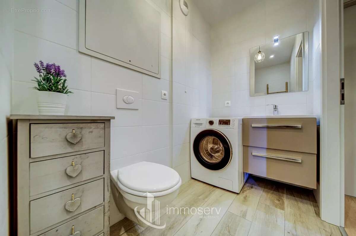 Appartement à AY-SUR-MOSELLE