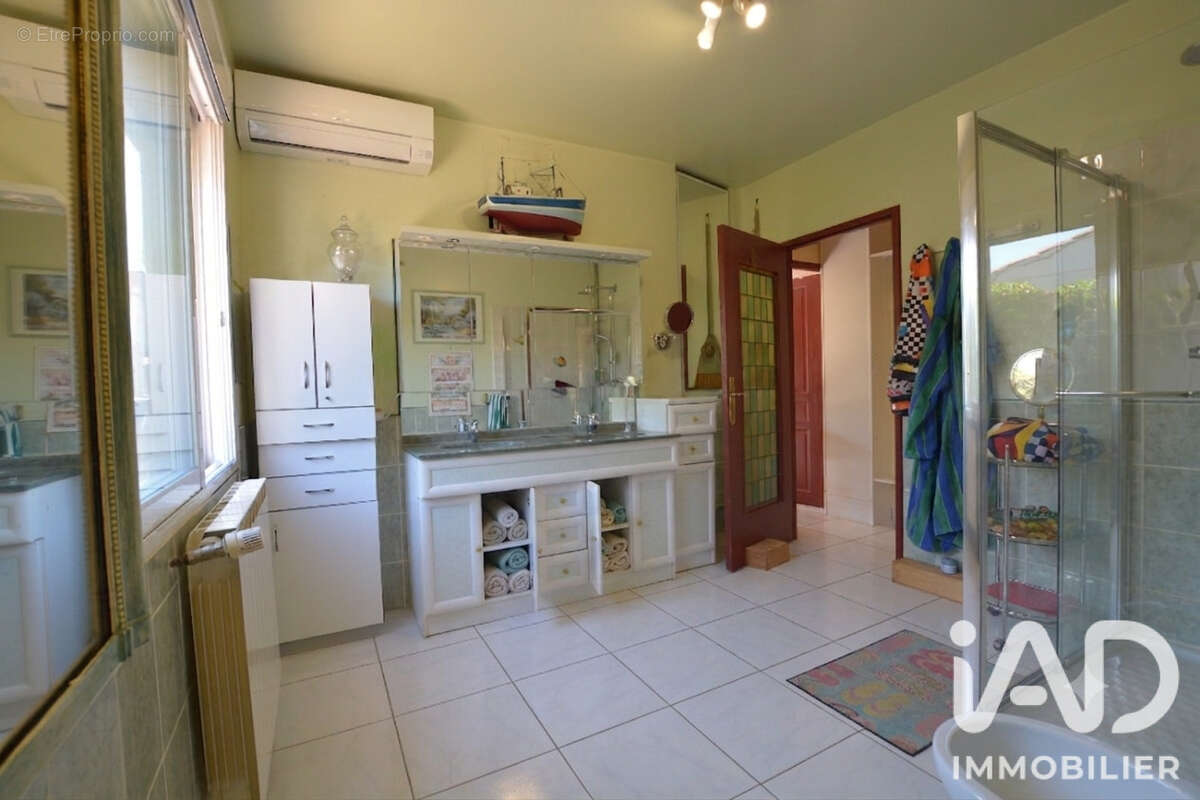 Maison 227 m² à Argeliers  - photo 7
