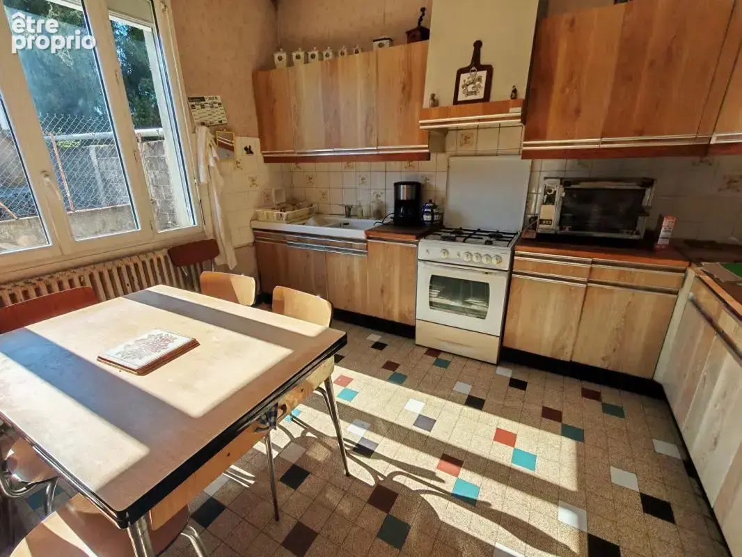Maison de 185 m2  à Bignoux , 5 chambres , jardin, cour, grange - photo 3