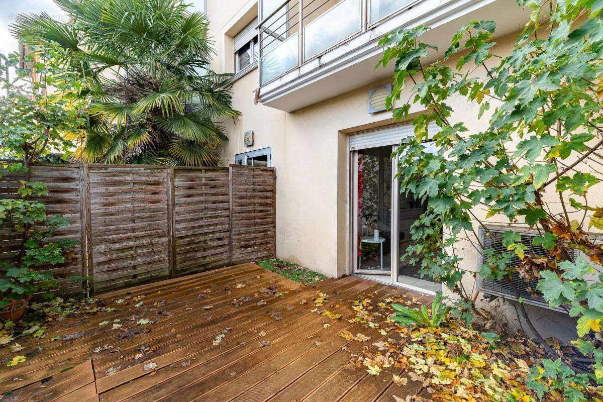 Appartement à VAUJOURS