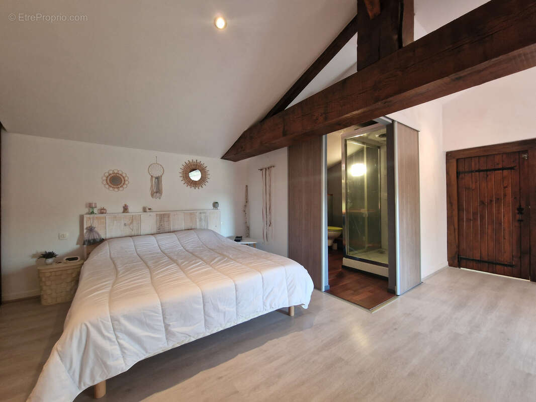 Maison à TUGERAS-SAINT-MAURICE