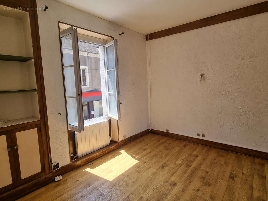 Appartement à NEUVY-SAINT-SEPULCHRE