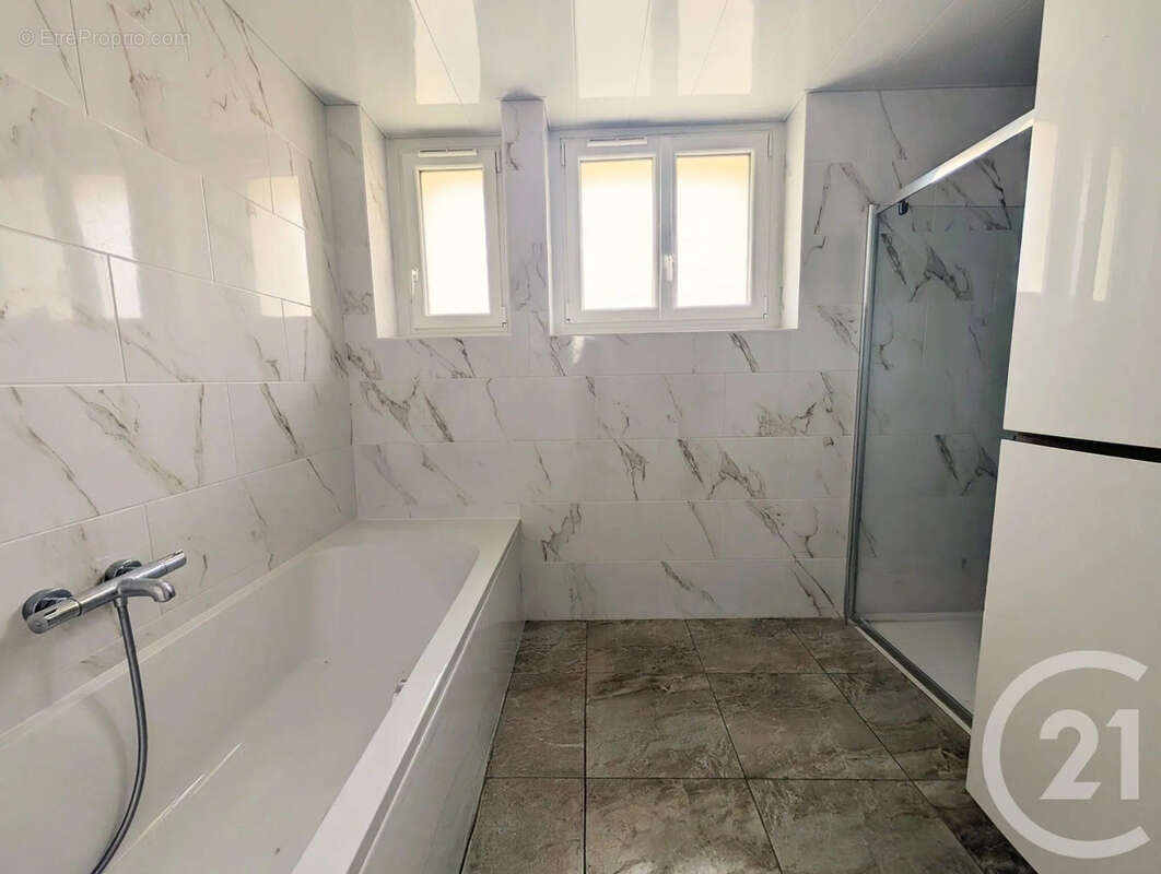 Maison à ECURY-SUR-COOLE