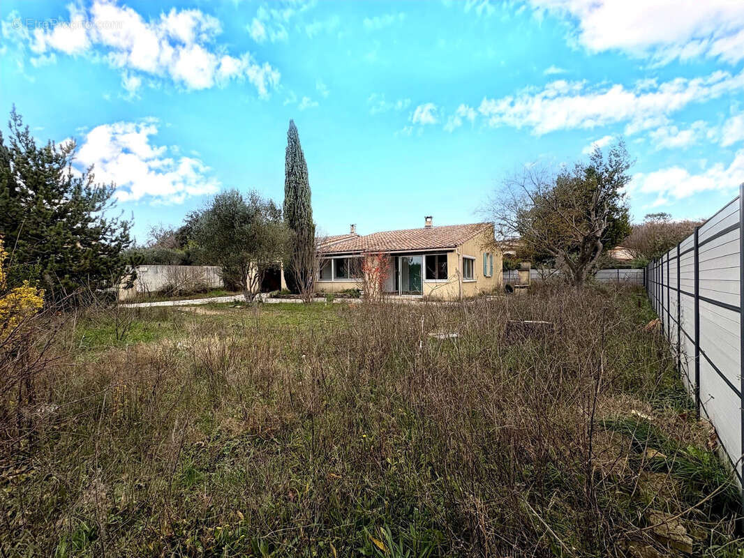 Maison à VERS-PONT-DU-GARD
