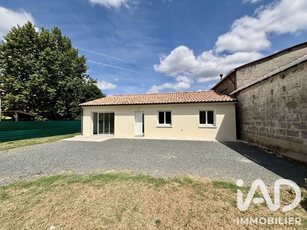 Maison 111 m² à Saint-Medard-De-Guizieres  - photo 1