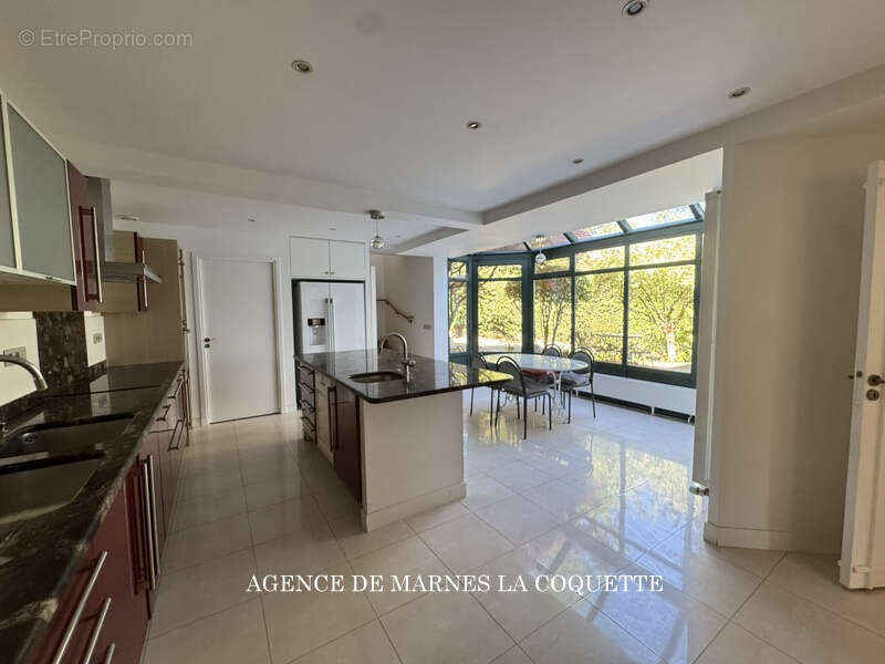 Maison à VILLE-D'AVRAY