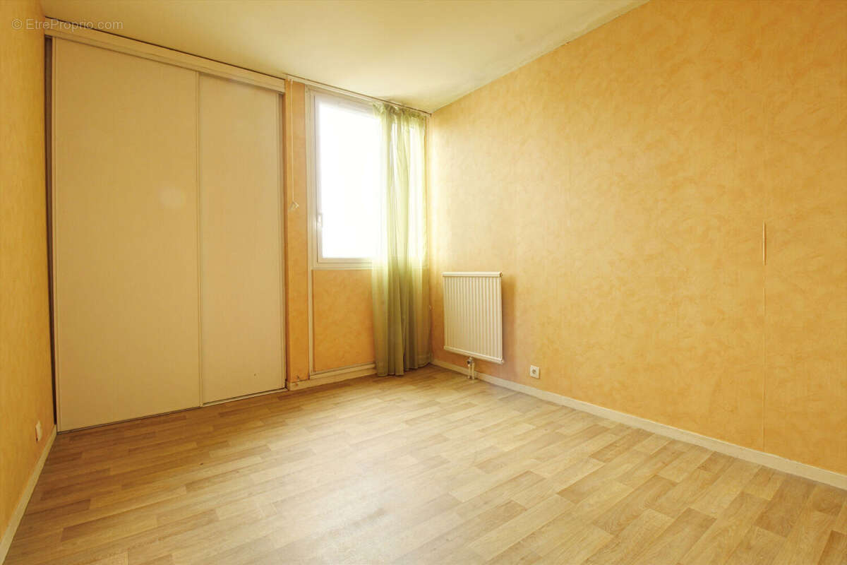 Appartement à SARTROUVILLE