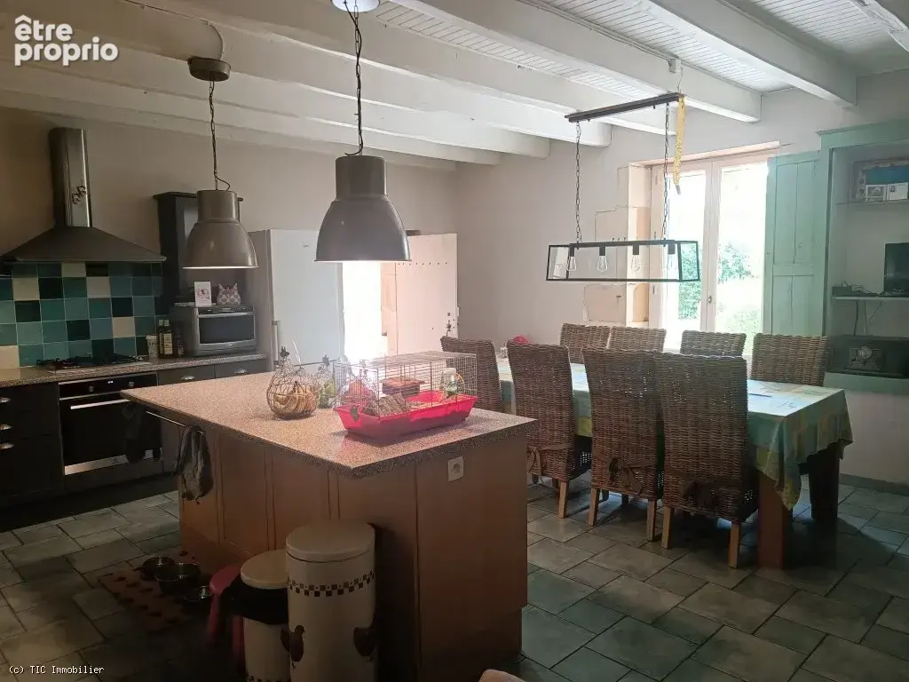 Très Belle Maison Ancienne de 3 Chambres avec Piscine et Terrain de Plus d'Un Hectare - photo 17