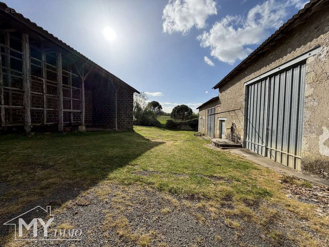 Maison à PINEUILH