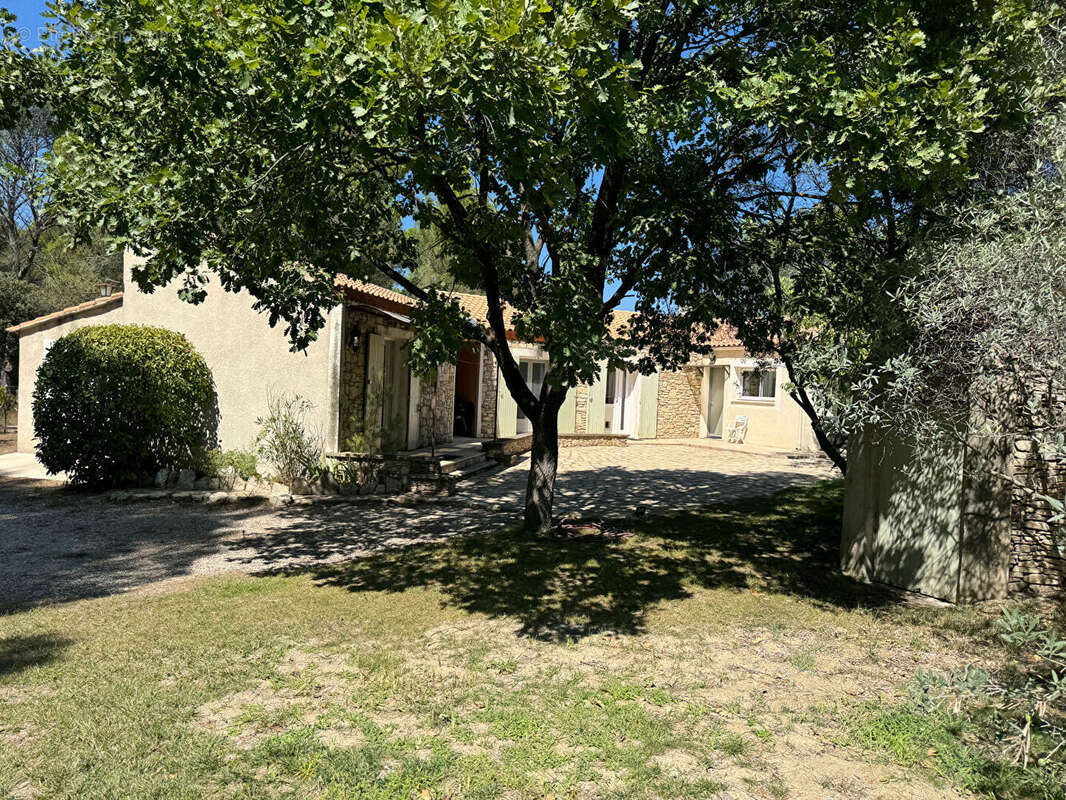 Maison à L&#039;ISLE-SUR-LA-SORGUE