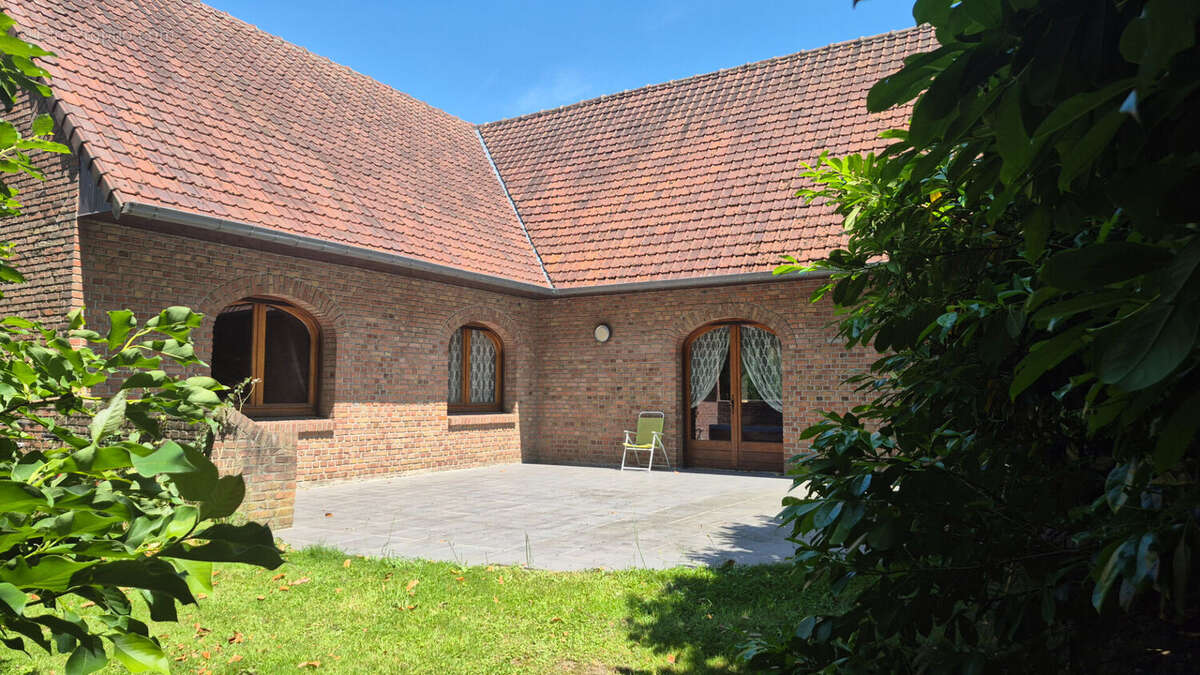 Maison à QUIEVRECHAIN