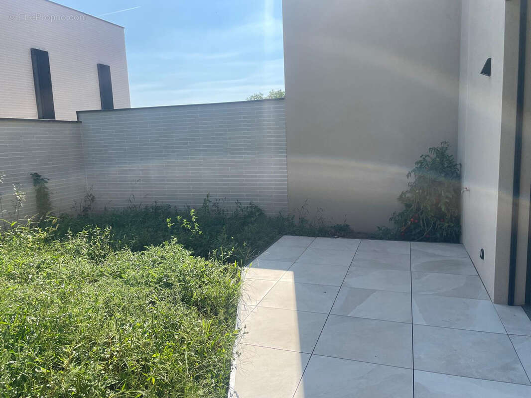 Maison à SATHONAY-VILLAGE