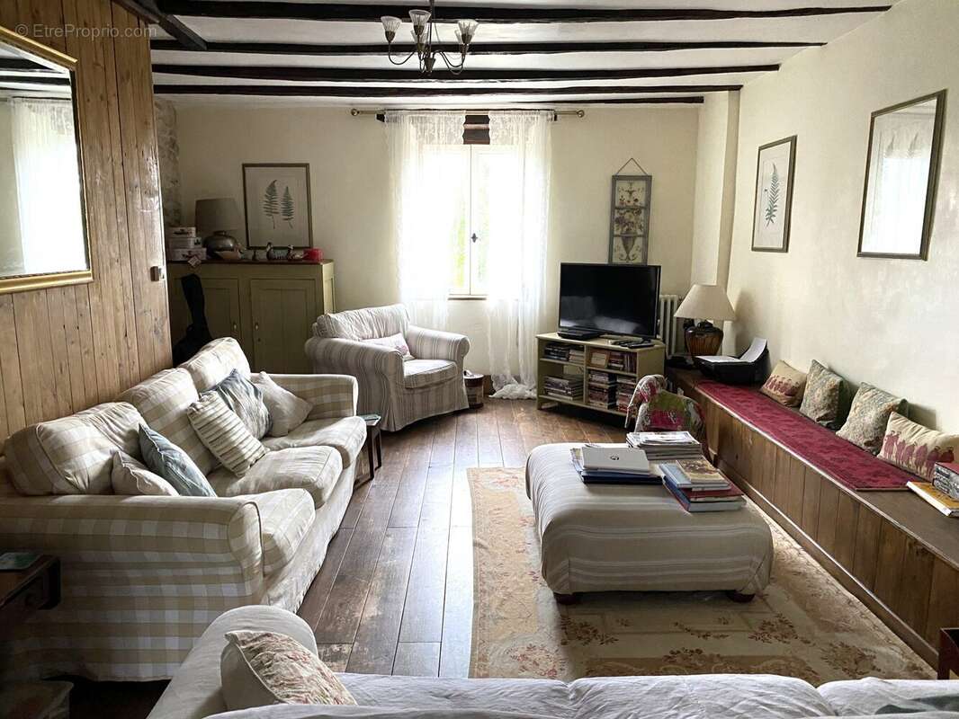 Maison 193 m² à Saint-Amand-Le-Petit  - photo 9