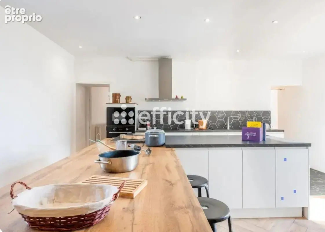 Maison 6 pièces 230 m² à vendre à Champdeniers-Saint-Denis (79220) - photo 17