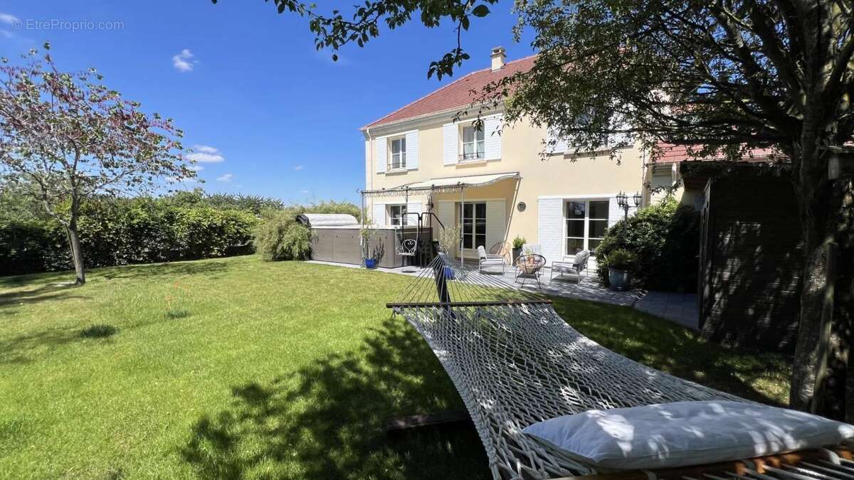 Maison à PLAISIR
