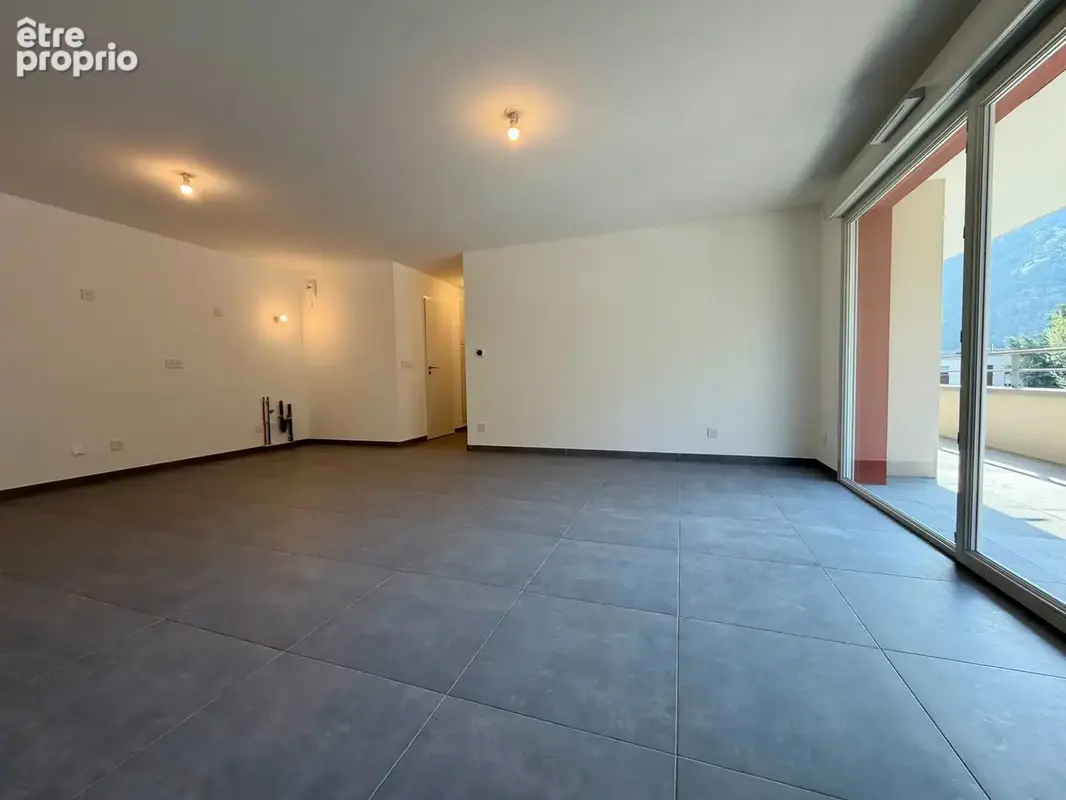 CLUSES CENTRE – T3 prêt à vivre - sans délais - photo 4