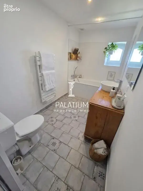 EXCLUSIVITE ! MÉNERBES (84) – Maison en pierre de 100 m² avec dépendances aménageables et plus de 3 hectares de vignes - photo 15