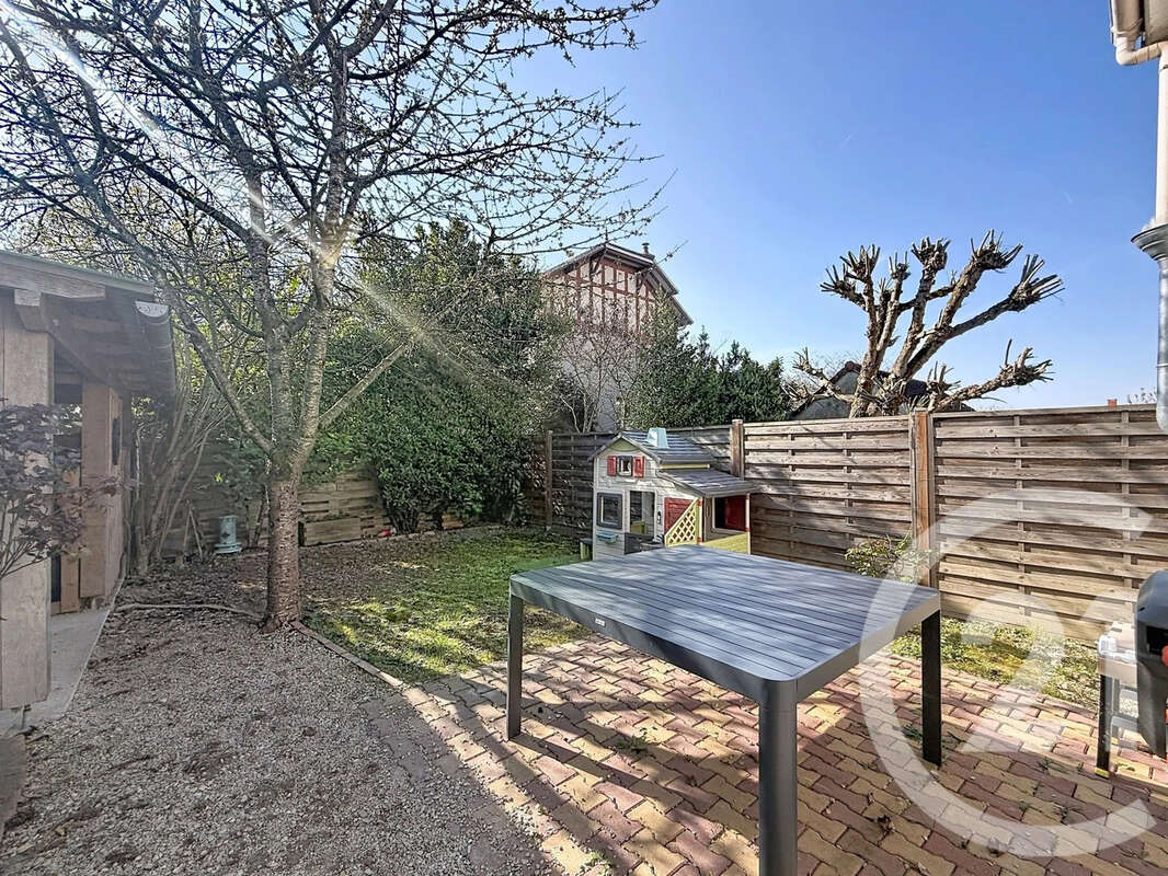 Maison à LES NOES-PRES-TROYES