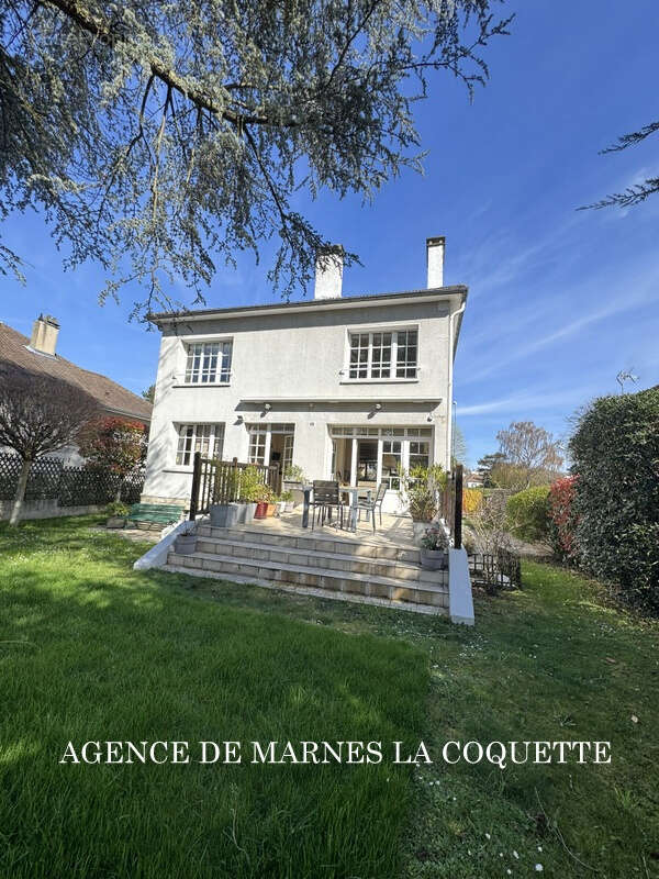 Maison à MARNES-LA-COQUETTE