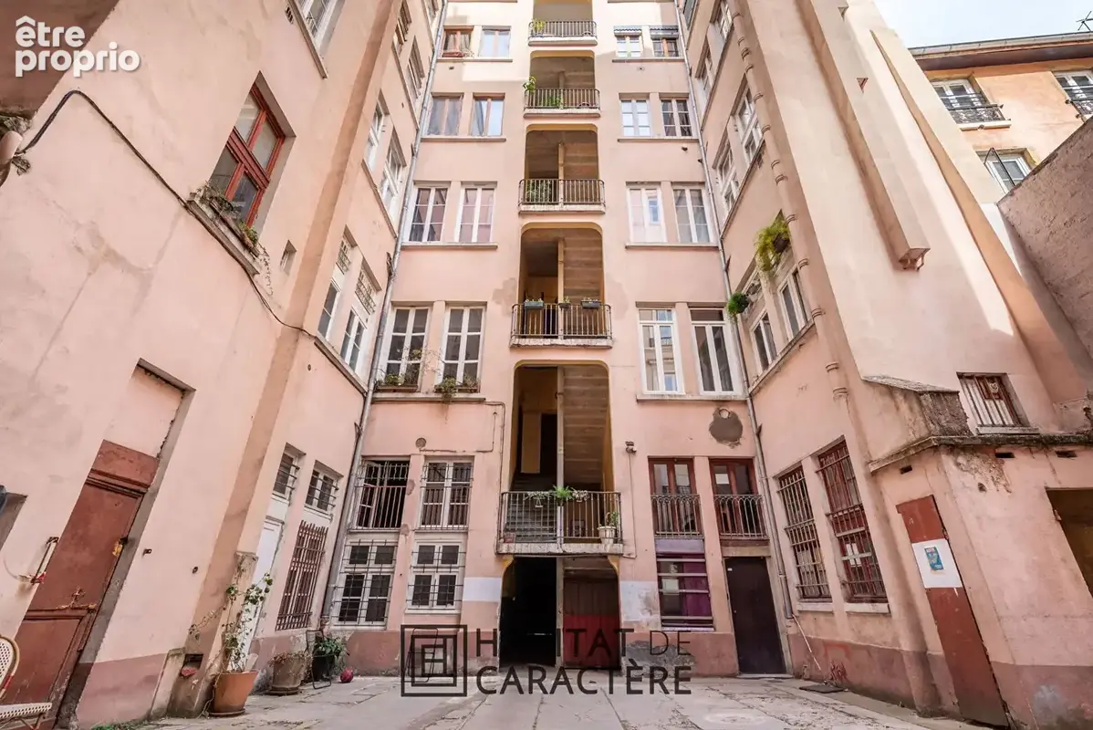 Lyon 1- Appartement familial en duplex . - photo 13