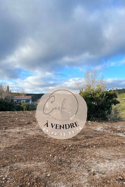 Terrain à COMBAILLAUX