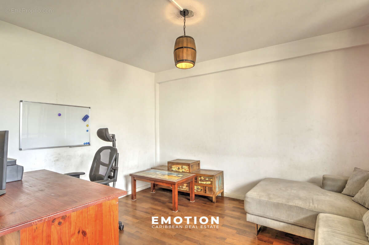 Appartement T3   64 m2 + terrasse Les Abymes - photo 6