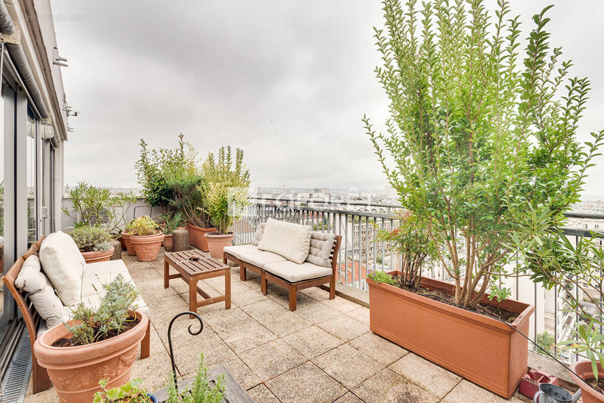 Appartement à PARIS-14E