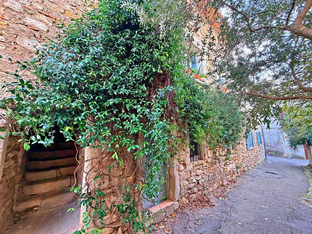 Façade - Maison à SAINT-MARCEL-D&#039;ARDECHE